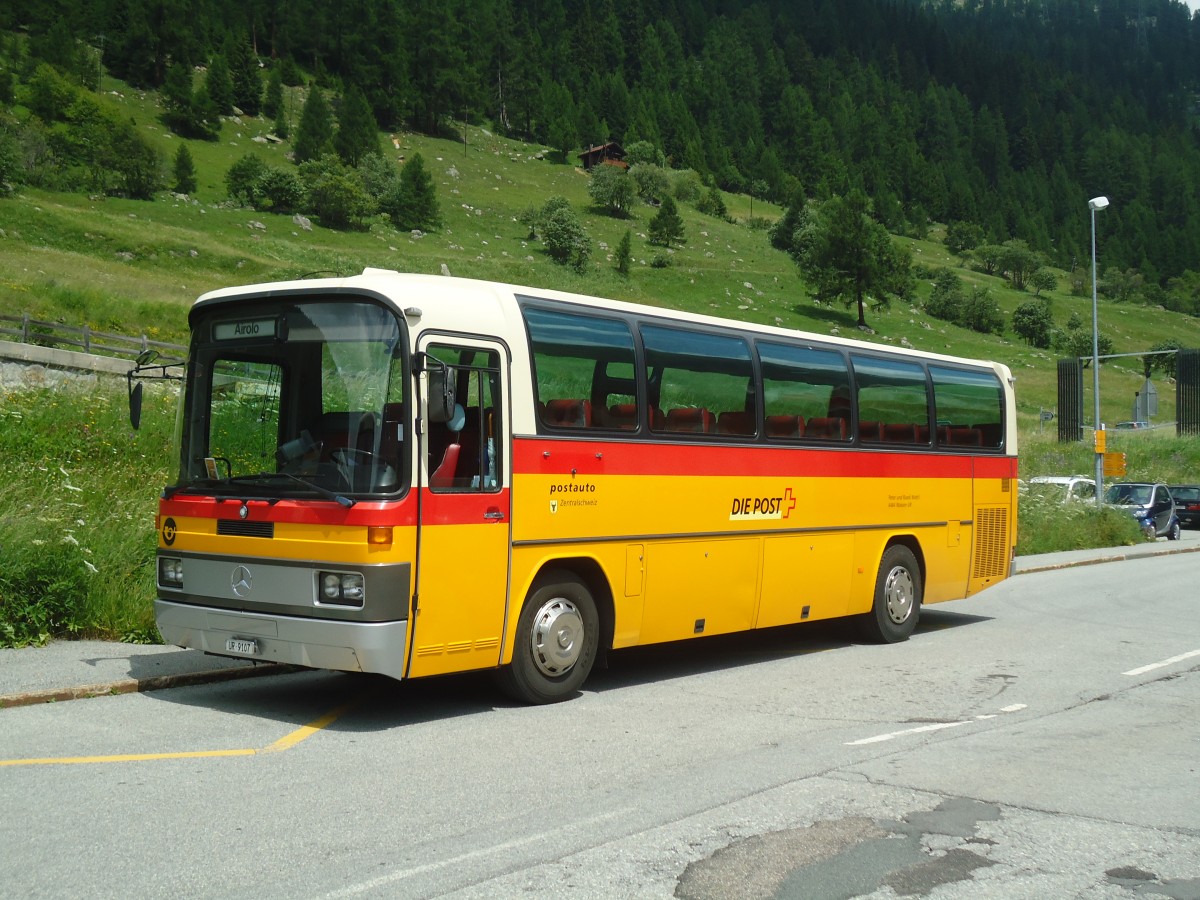 (140'283) - Mattli, Wassen - UR 9107 - Mercedes am 1. Juli 2012 beim Bahnhof Oberwald