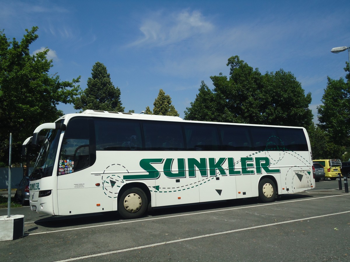 (140'998) - Aus Oesterreich: Sunkler, Golling - HA 640 EY - Volvo am 2. August 2012 in Thun, Seestrasse