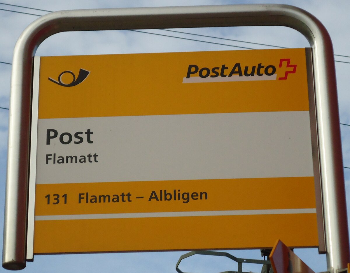 (142'002) - PostAuto-Haltestellenschild - Flamatt, Post - am 21. Oktober 2012