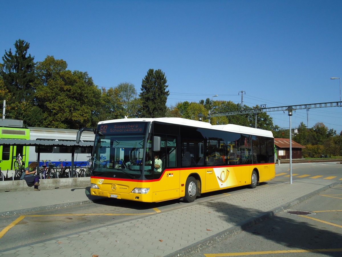 (142'065) - Engeloch, Riggisberg - Nr. 4/BE 520'404 - Mercedes am 21. Oktober 2012 beim Bahnhof Schwarzenburg