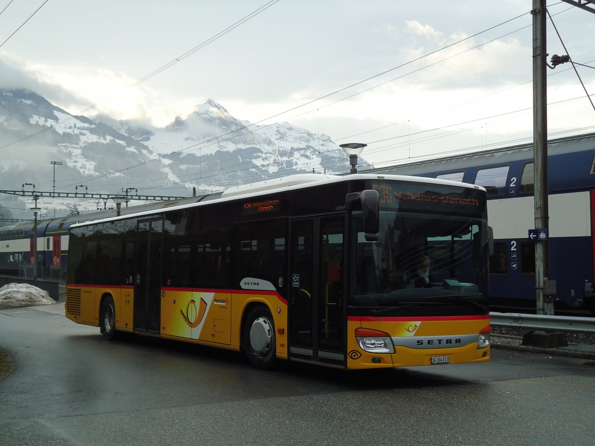 (142'572) - PostAuto Ostschweiz - SG 304'011 - Setra am 23. Dezember 2012 beim Bahnhof Ziegelbrcke