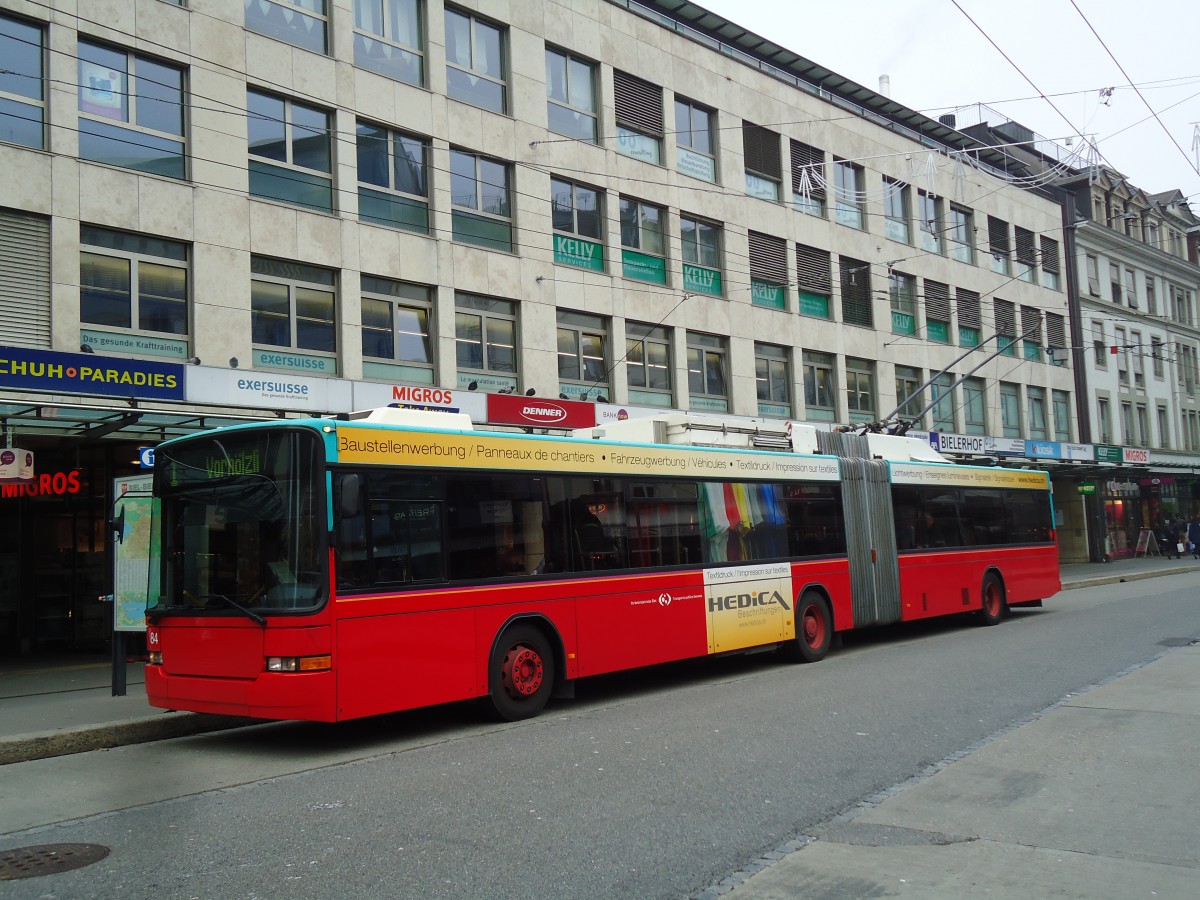 (142'819) - VB Biel - Nr. 84 - NAW/Hess Gelenktrolleybus am 29. Dezember 2012 in Biel, Guisanplatz