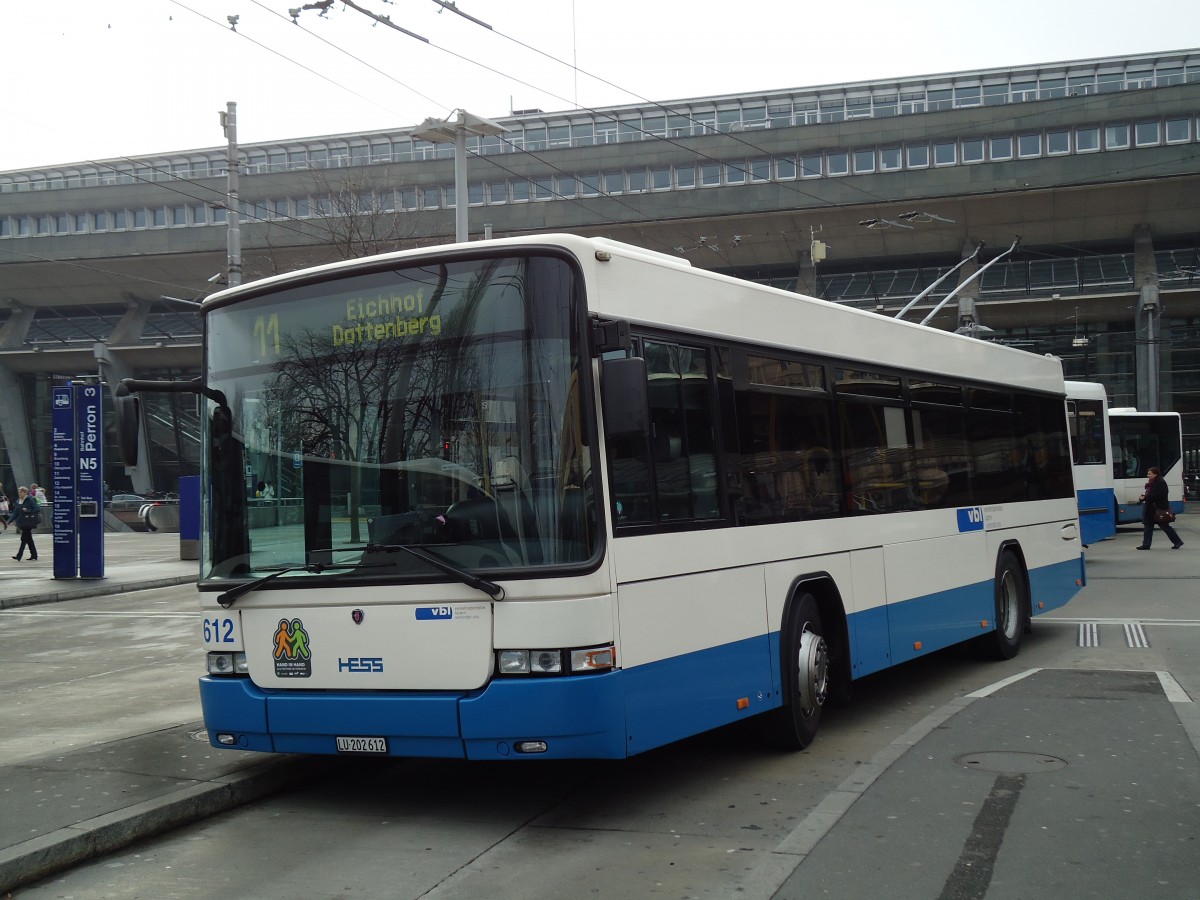 (142'963) - VBL Luzern - Nr. 612/LU 202'612 - Scania/Hess am 5. Januar 2013 beim Bahnhof Luzern