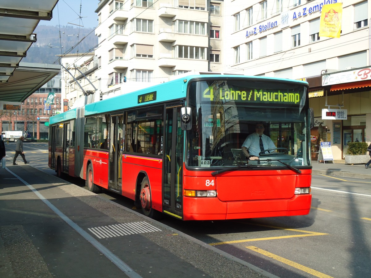(143'219) - VB Biel - Nr. 84 - NAW/Hess Gelenktrolleybus am 19. Februar 2013 beim Bahnhof Biel
