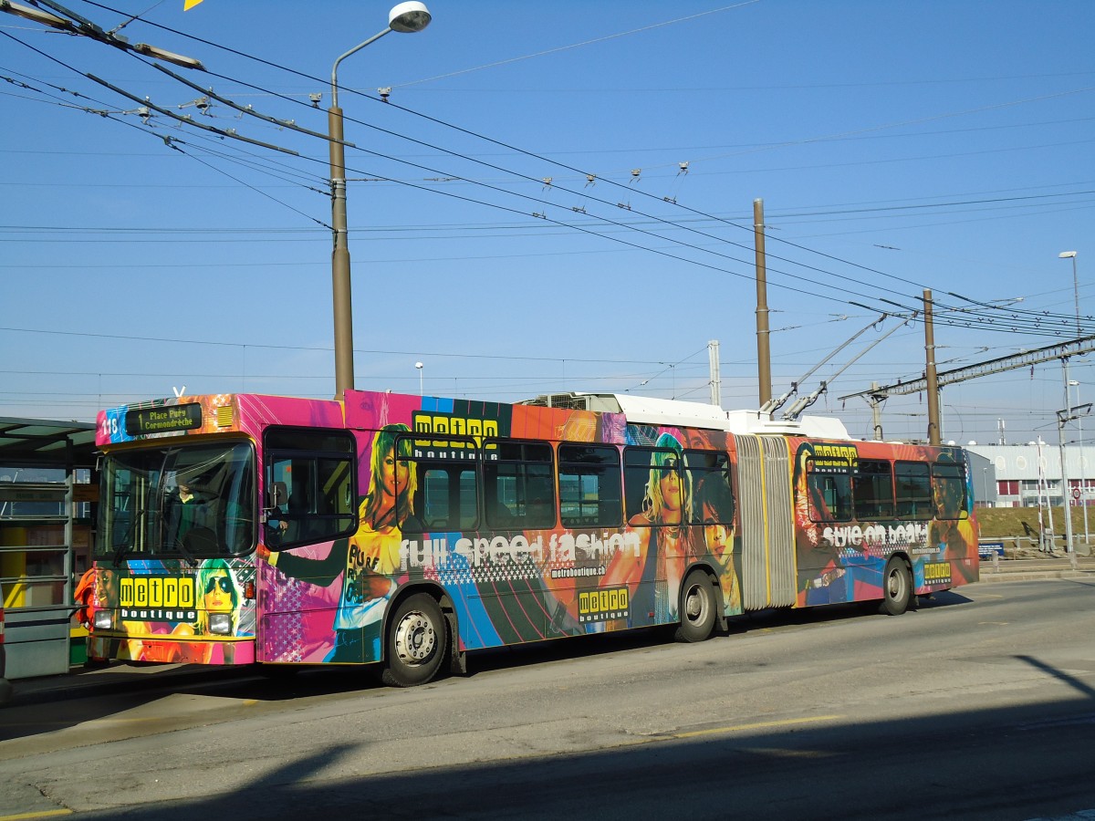 (143'304) - transN, La Chaux-de-Fonds - Nr. 118 - NAW/Hess Gelenktrolleybus (ex TN Neuchtel Nr. 118) am 19. Februar 2013 beim Bahnhof Marin
