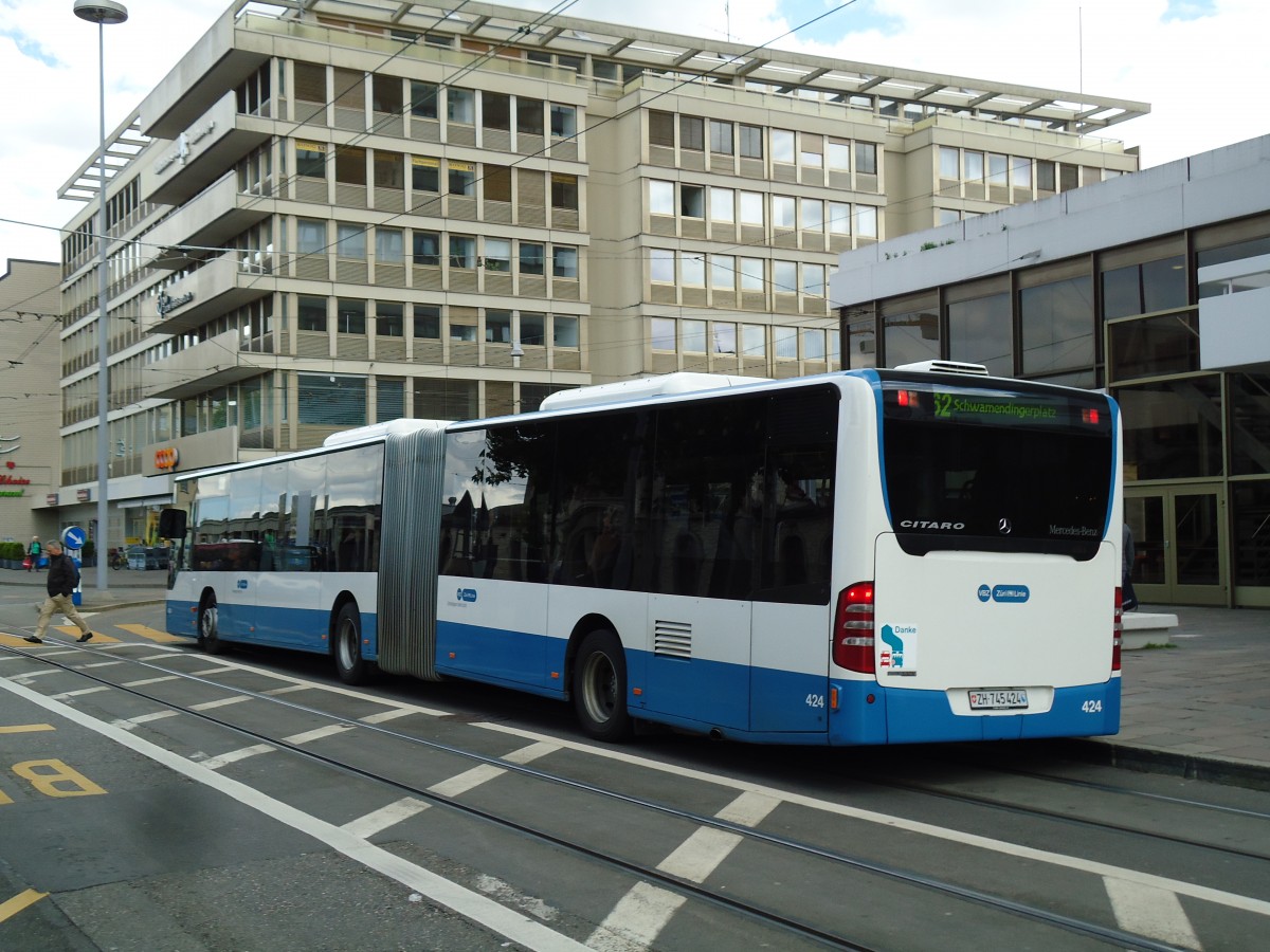 (144'448) - VBZ Zrich - Nr. 424/ZH 745'424 - Mercedes am 20. Mai 2013 beim Bahnhof Zrich-Oerlikon
