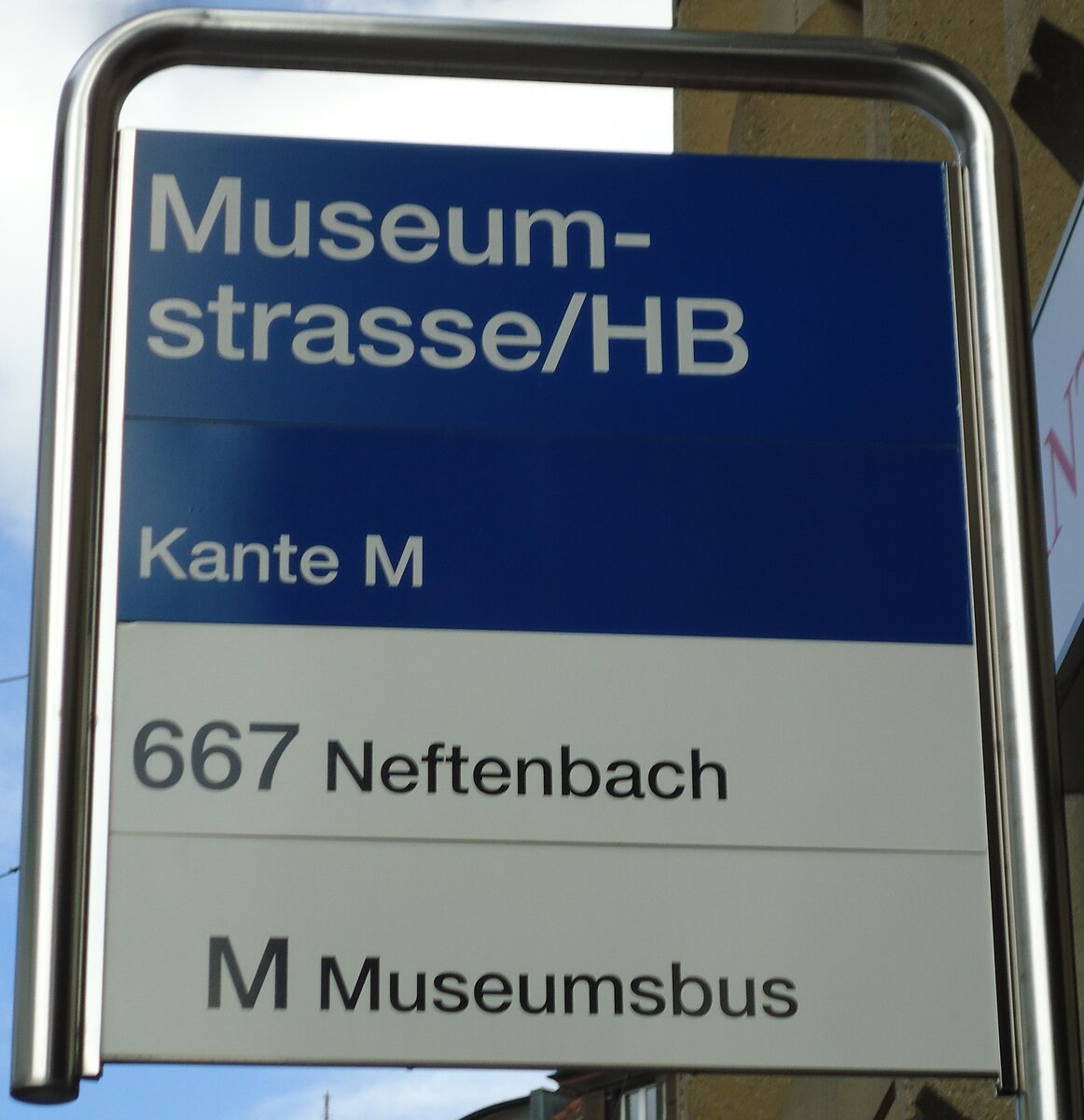 (144'480) - SBW-Haltestellenschild - Winterthur, Museumstrasse/HB - am 20. Mai 2013
