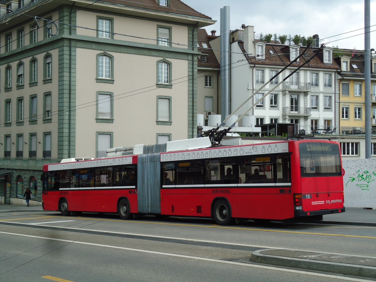 (144'629) - Bernmobil, Bern - Nr. 10 - NAW/Hess Gelenktrolleybus am 26. Mai 2013 in Bern, Schanzenstrasse