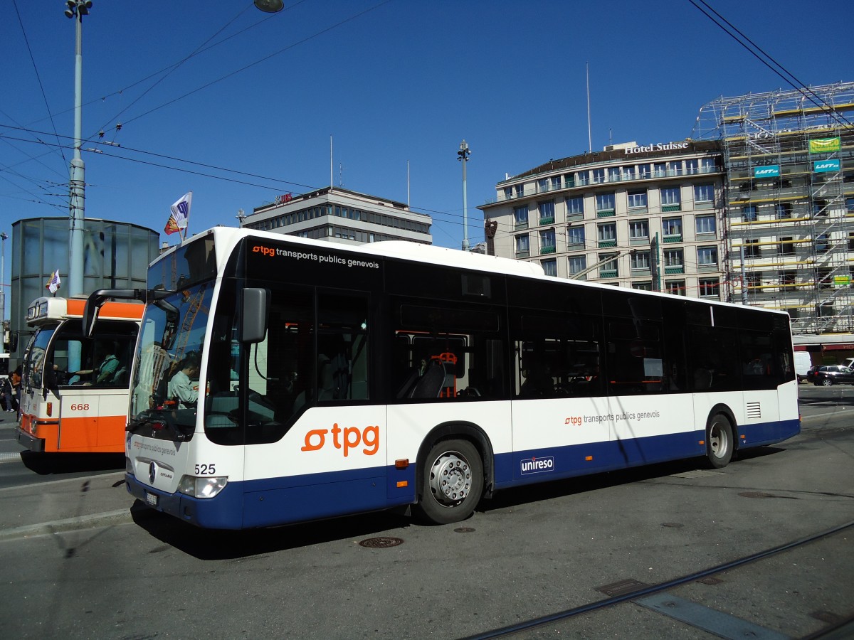 (144'731) - TPG Genve - Nr. 525/GE 960'587 - Mercedes am 27. Mai 2013 beim Bahnhof Genve