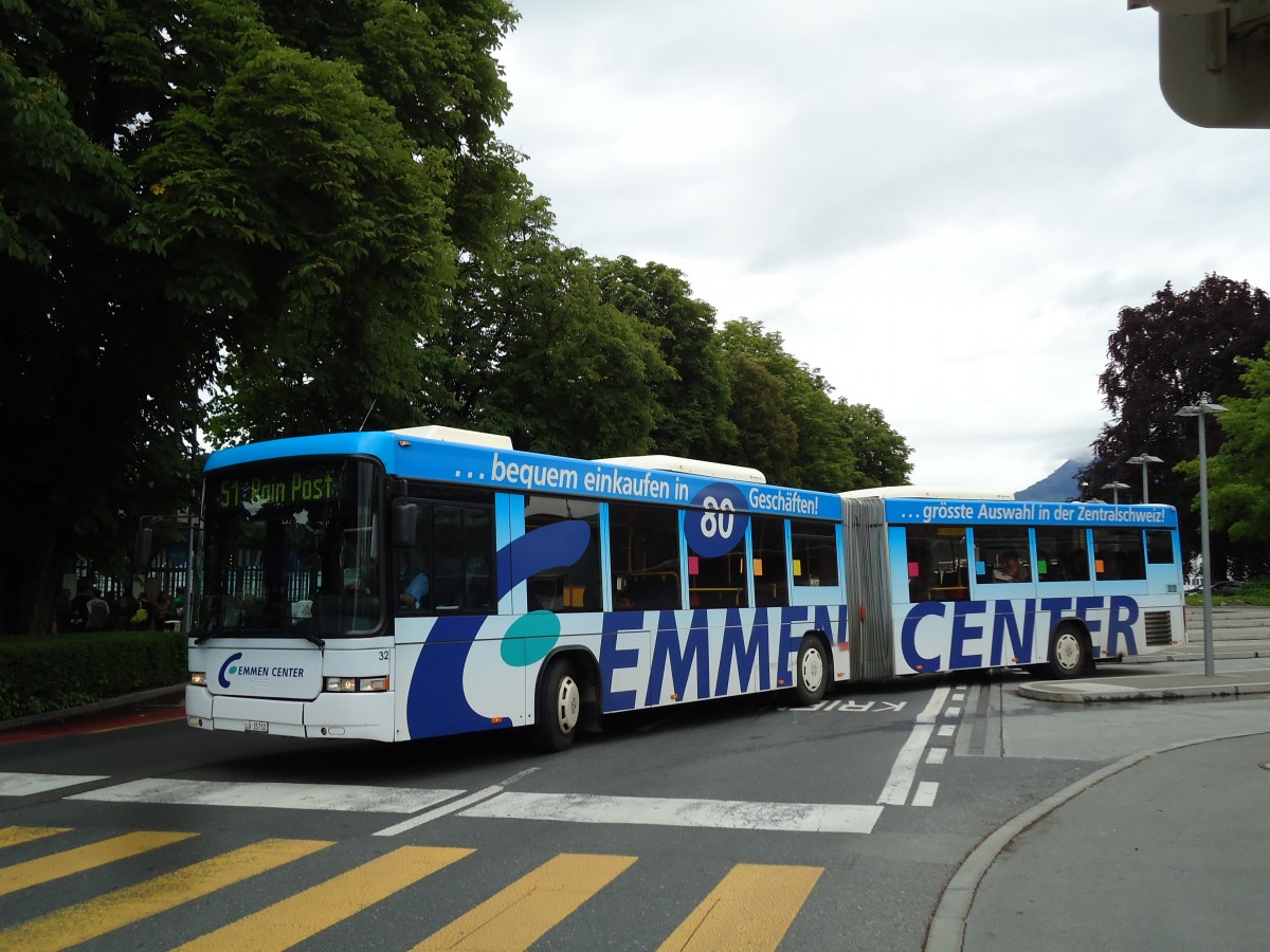 (144'940) - AAGR Rothenburg - Nr. 32/LU 15'712 - Scania/Hess am 10. Juni 2013 beim Bahnhof Luzern