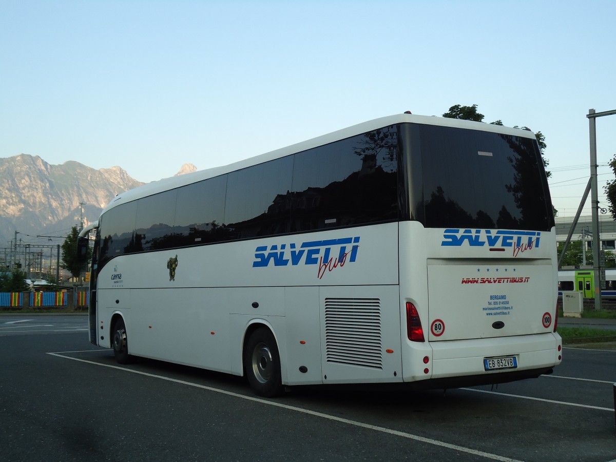 (145'604) - Aus Italien: Salvetti, Bergamo - EB-832 VB - Irisbus am 6. Juli 2013 in Thun, Seestrasse