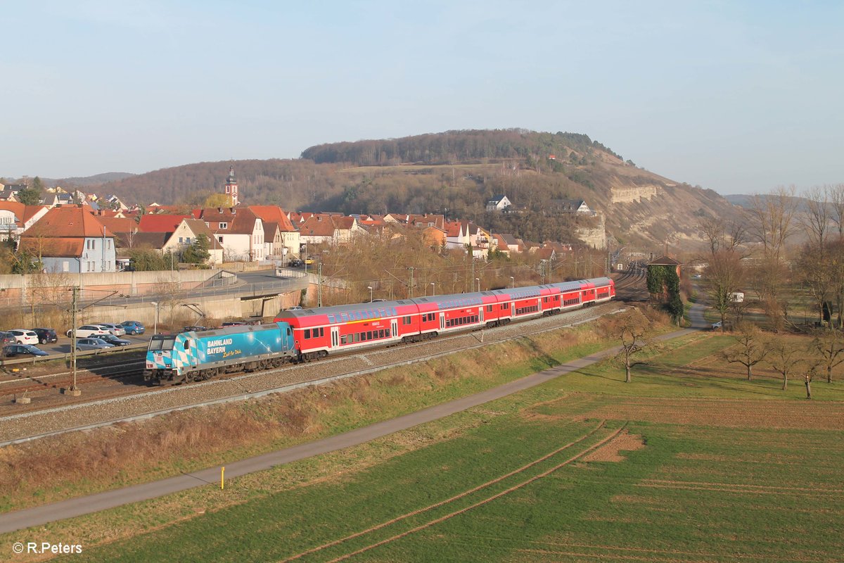 146 246-4 schiebt den RE 4617 Frankfurt/Main - Bamberg und verl�sst Retzbach-Zellingen 16.03.17