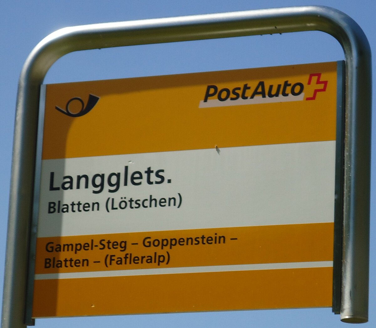 (146'238) - PostAuto-Haltestellenschild - Blatten (Ltschen), Langglet.- am 5. August 2013