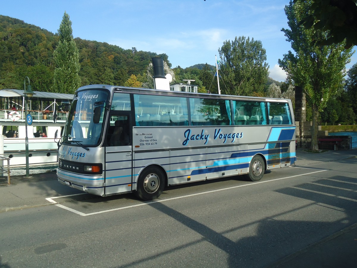 (147'290) - Jacky Voyages, Chteau-d'Oex - VD 1270 - Setra am 21. September 2013 bei der Schifflndte Thun
