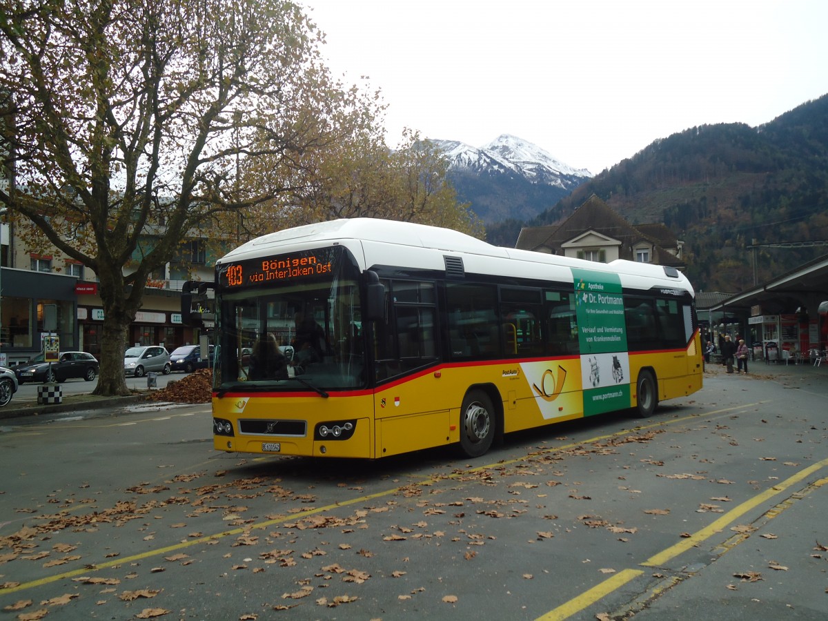 (147'572) - PostAuto Bern - BE 610'542 - Volvo am 4. November 2013 beim Bahnhof Interlaken West