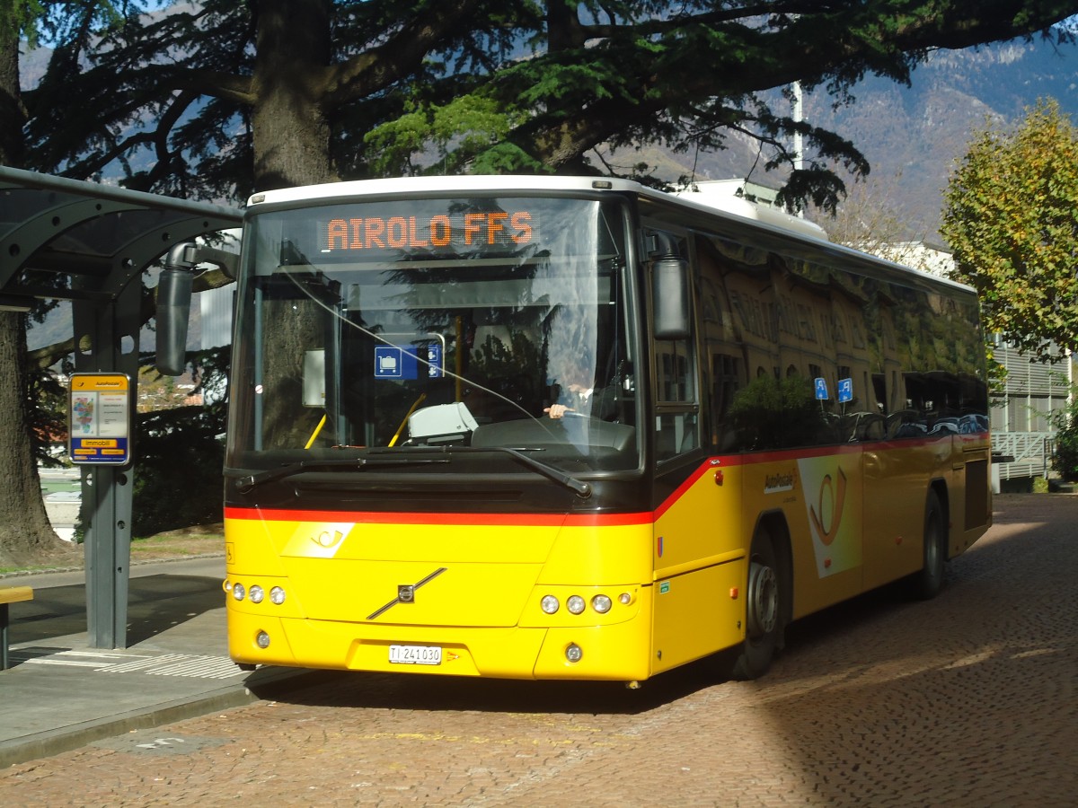 (147'648) - Barenco, Faido - TI 241'030 - Volvo am 5. November 2013 beim Bahnhof Bellinzona