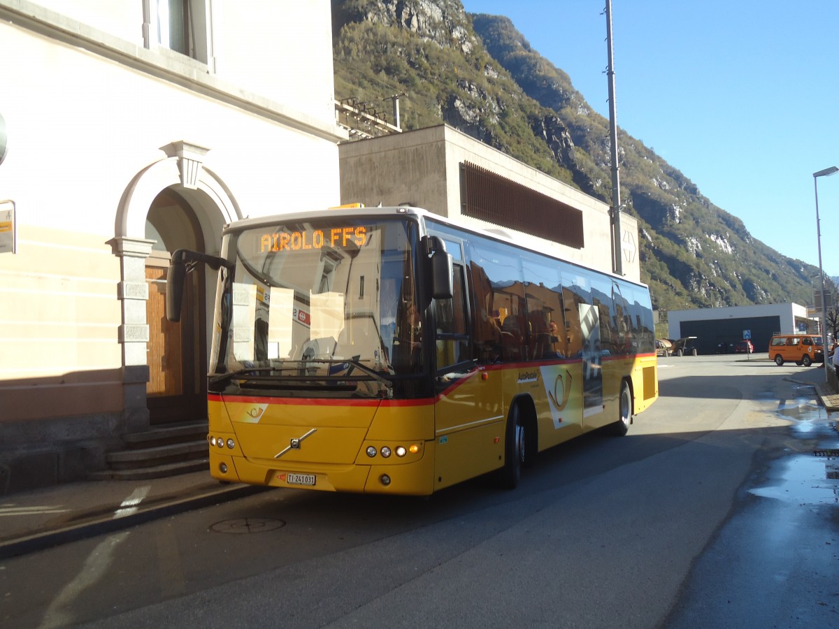 (147'888) - Barenco, Faido - TI 241'031 - Volvo am 6. November 2013 beim Bahnhof Biasca