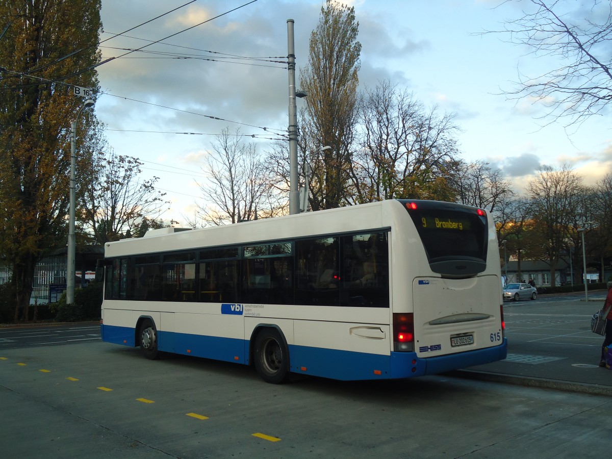 (147'890) - VBL Luzern - Nr. 615/LU 202'615 - Scania/Hess am 6. November 2013 beim Bahnhof Luzern