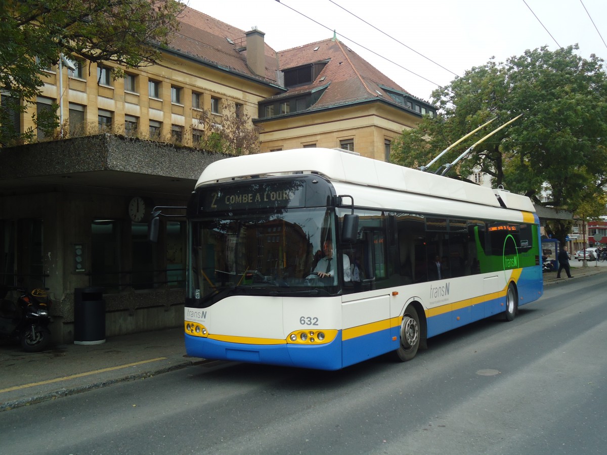 (147'919) - transN, La Chaux-de-Fonds Nr. 632 - Solaris Trolleybus (ex TC La Chaux-de-Fonds Nr. 132) am 8. November 2013 beim Bahnhof La Chaux-de-Fonds