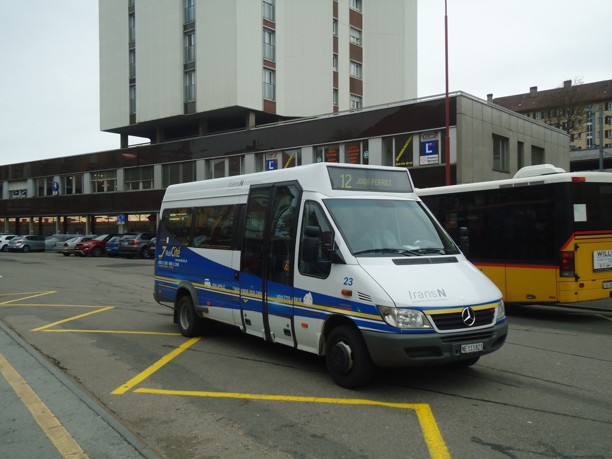 (147'920) - transN, La Chaux-de-Fonds - Nr. 23/NE 113'823 - Mercedes (ex MobiCit, La Chaux-de-Fonds Nr. 23) am 8. November 2013 beim Bahnhof La Chaux-de-Fonds