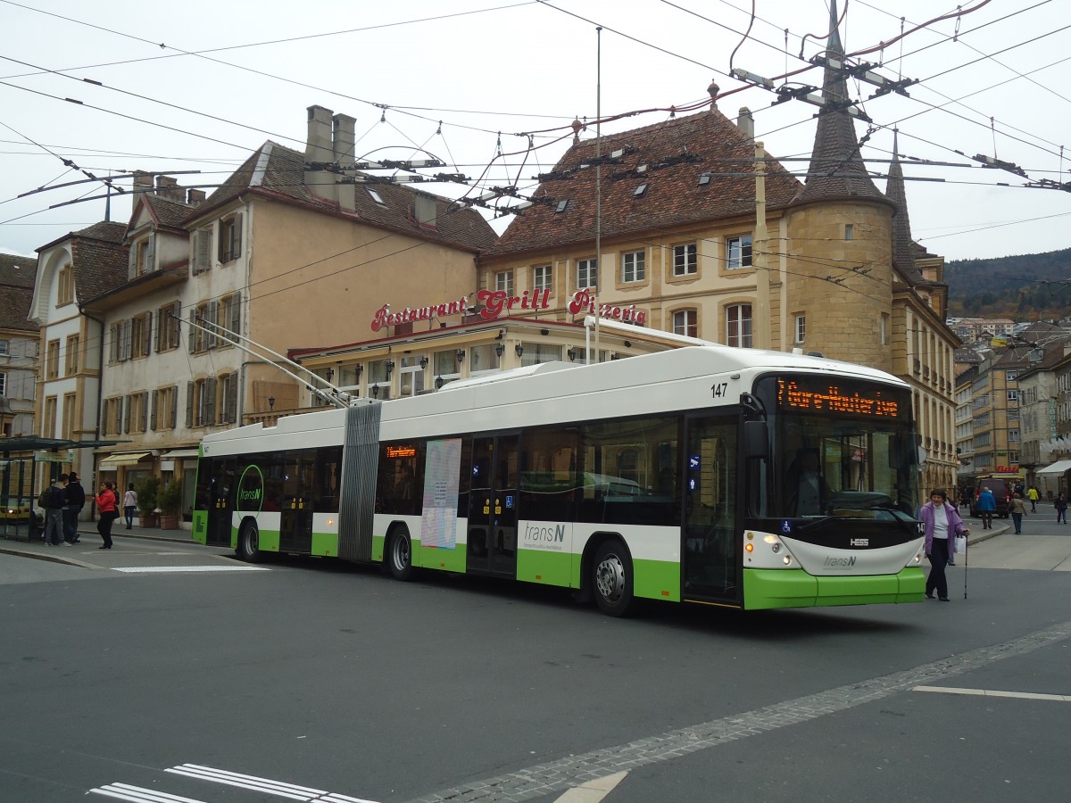 (147'962) - transN, La Chaux-de-Fonds - Nr. 147 - Hess/Hess Gelenktrolleybus (ex TN Neuchtel Nr. 147) am 8. November 2013 in Neuchtel, Place Pury