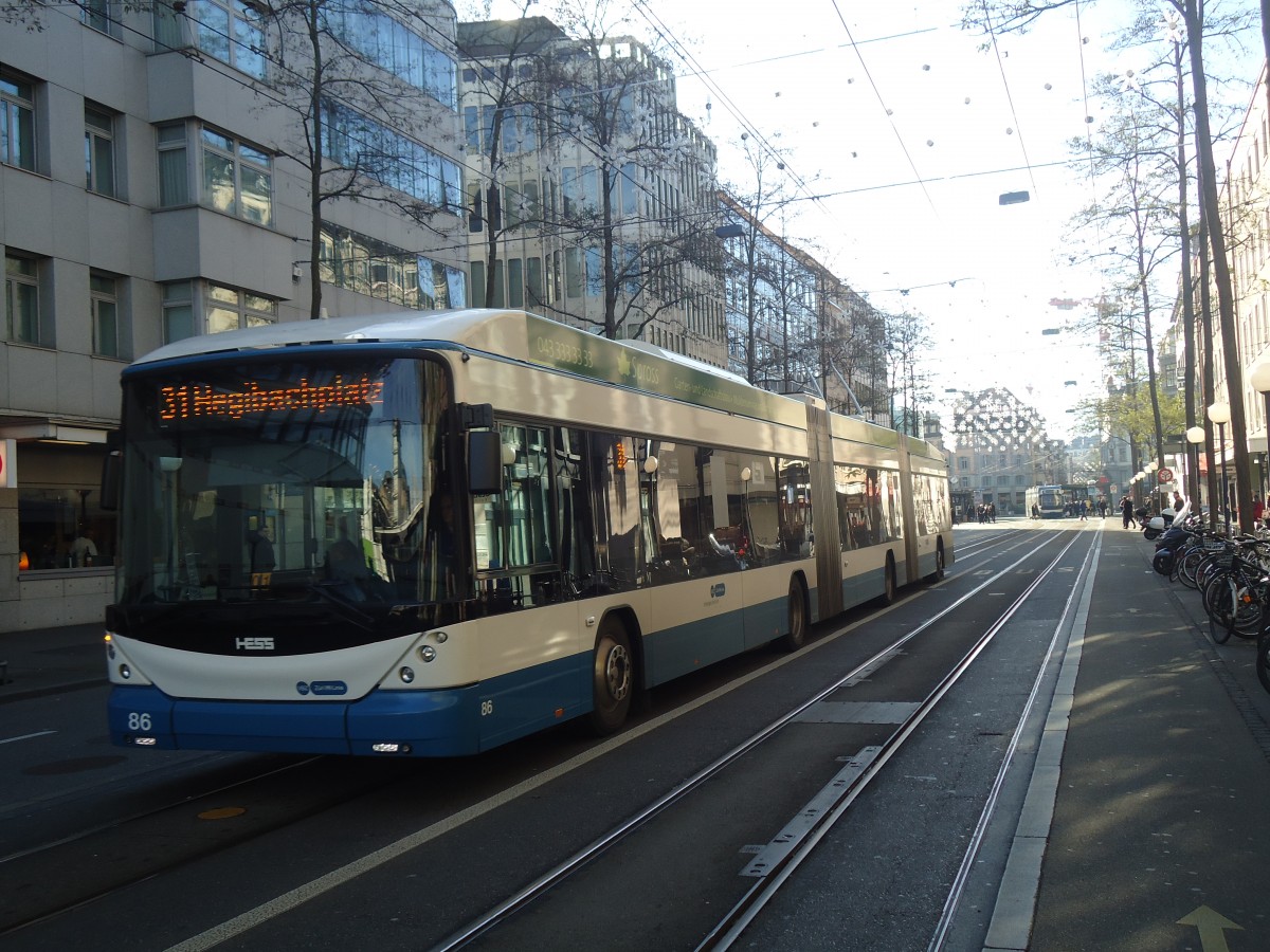 (148'262) - VBZ Zrich - Nr. 86 - Hess/Hess Doppelgelenktrolleybus am 9. Dezember 2013 in Zrich, Lwenstrasse