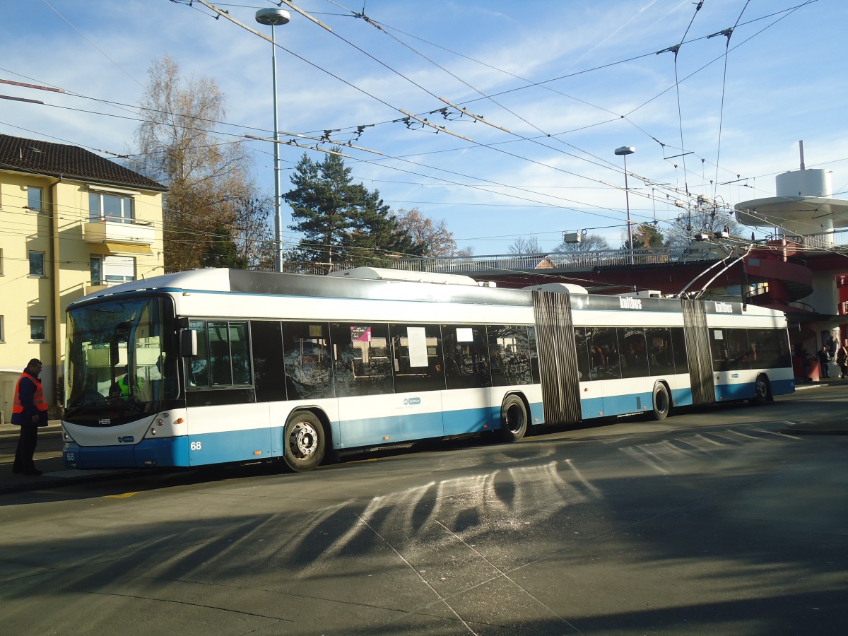 (148'274) - VBZ Zrich - Nr. 68 - Hess/Hess Doppelgelenktrolleybus am 9. Dezember 2013 in Zrich, Bucheggplatz