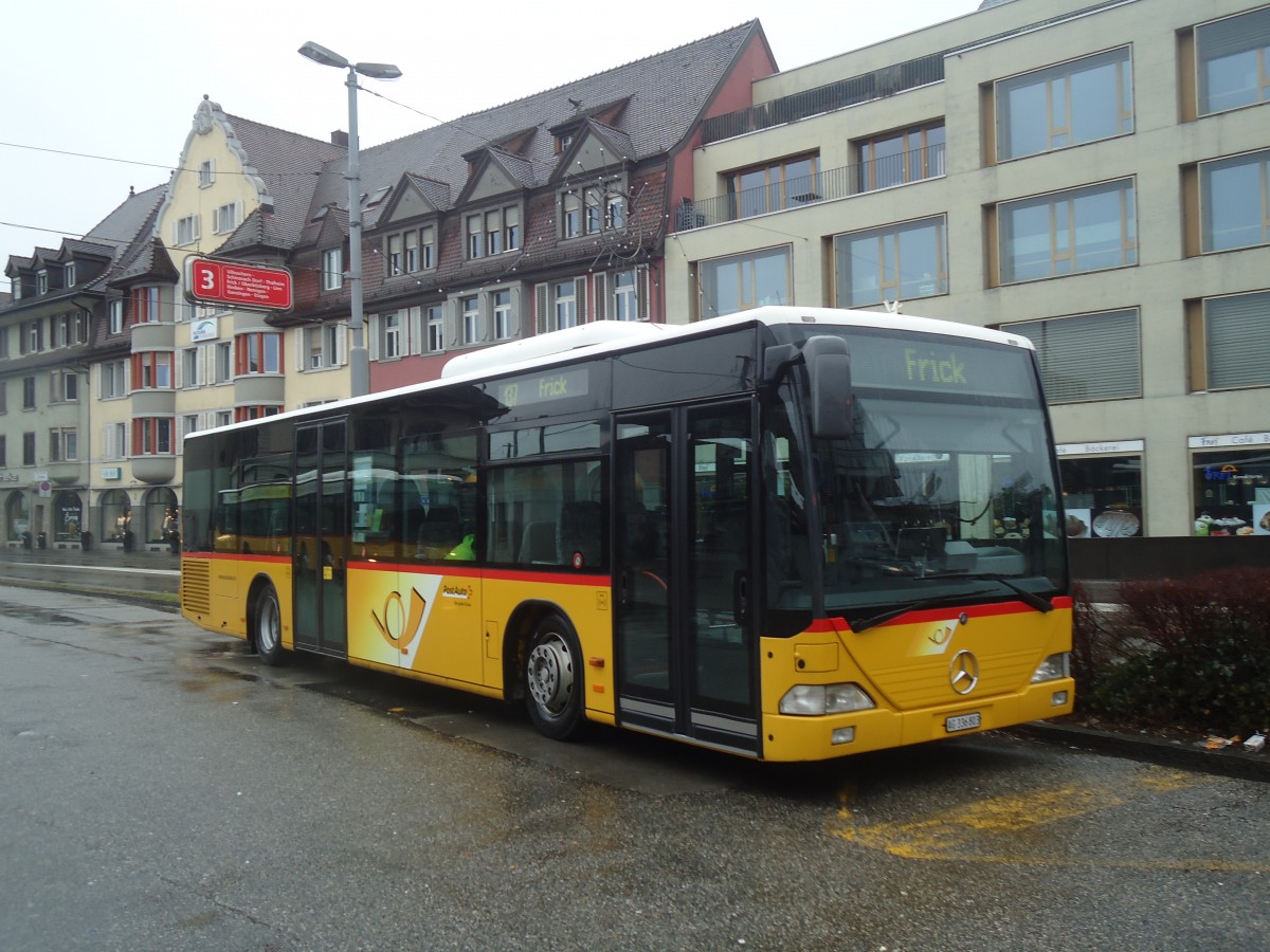 (148'476) - PostAuto Nordschweiz - AG 336'803 - Mercedes am 26. Dezember 2013 beim Bahnhof Brugg
