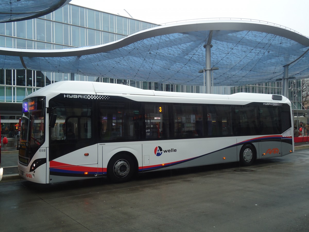 (148'492) - AAR bus+bahn, Aarau - Nr. 49/AG 15'649 - Volvo am 26. Dezember 2013 beim Bahnhof Aarau