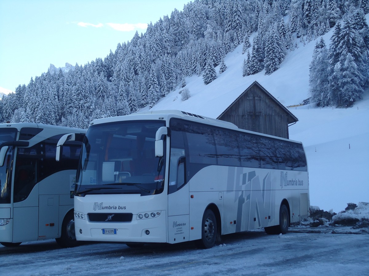 (148'523) - Aus Italien: INI Umbria Bus - ER-903 MX - Volvo am 27. November 2013 in Engelberg, Titlisbahnen