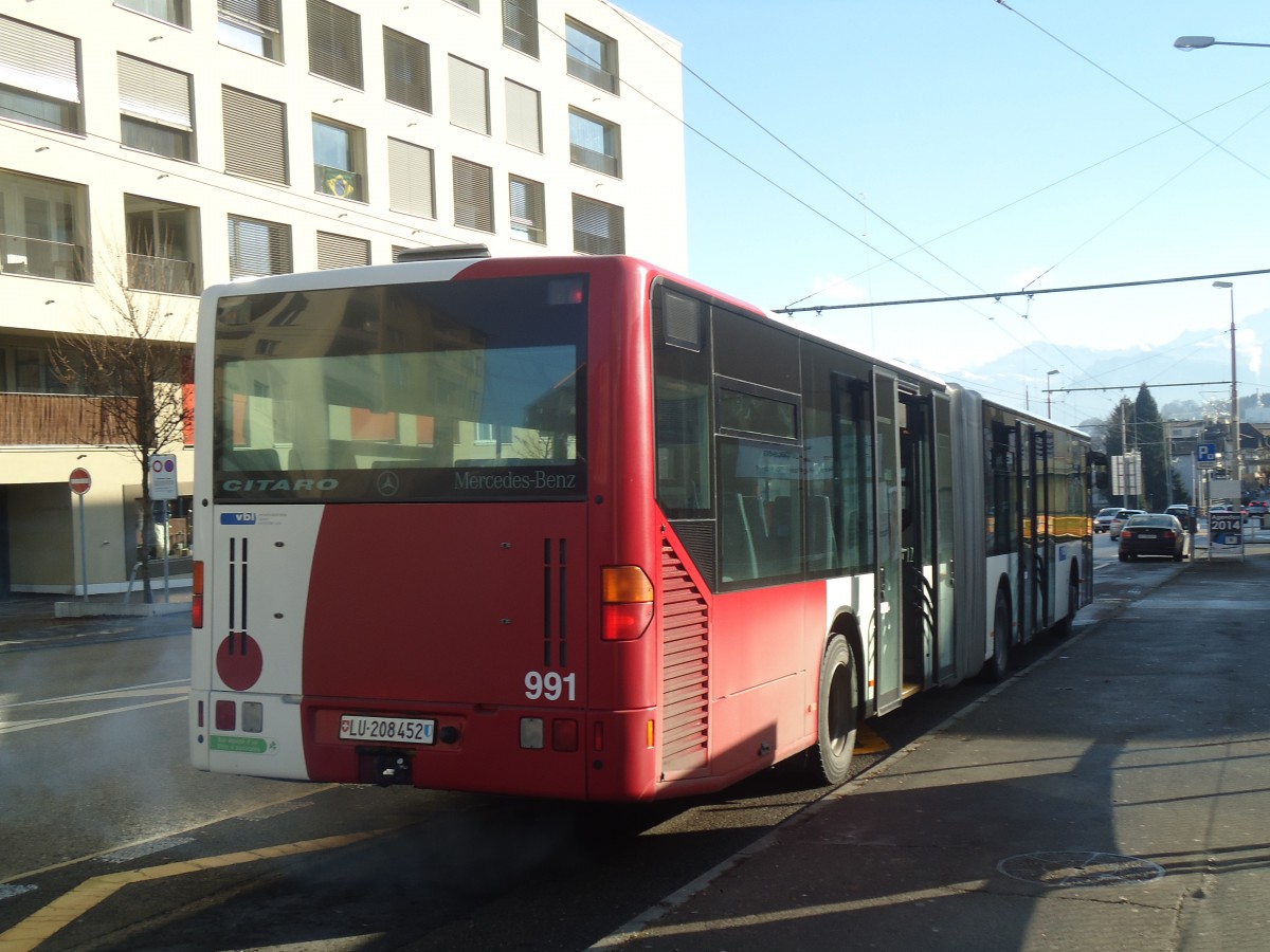 (148'534) - VBL Luzern - Nr. 991/LU 208'452 - Mercedes (ex TPF Fribourg Nr. 132) am 27. Dezember 2013 in Emmenbrcke, Sprengi