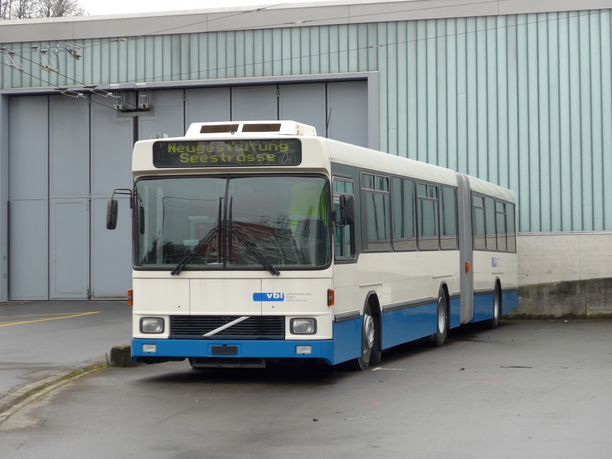 (148'926) - VBL Luzern - Nr. 119 - Volvo/Hess am 16. Februar 2014 in Luzern, Depot