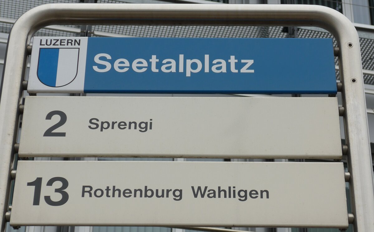 (148'963) - VBL-Haltestellenschild - Emmenbrcke, Seetalplatz - am 16. Februar 2014
