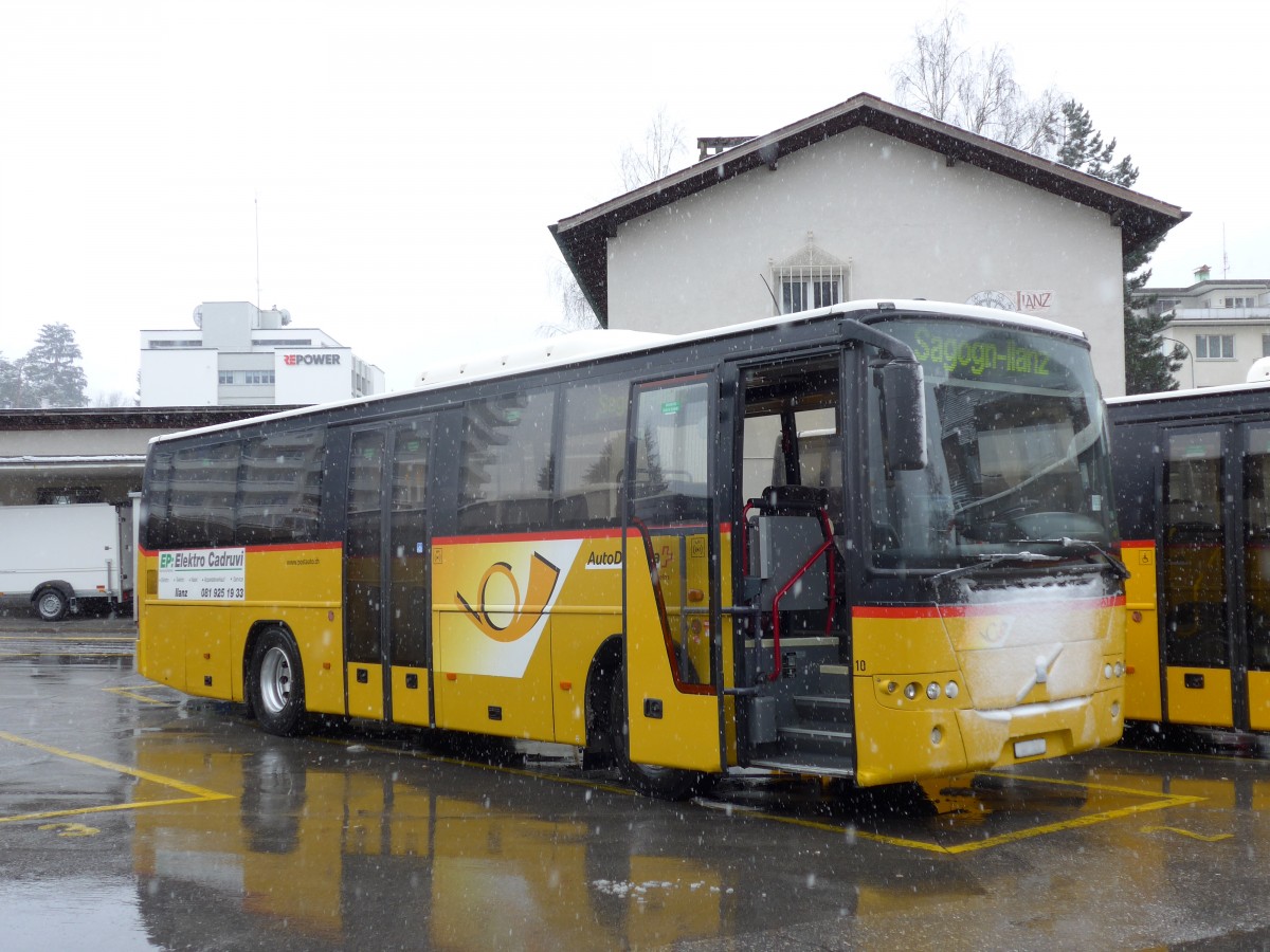 (149'070) - Fontana, Ilanz - Nr. 10/GR 326 - Volvo (ex Nr. 1) am 1. Mrz 2014 beim Bahnhof Ilanz