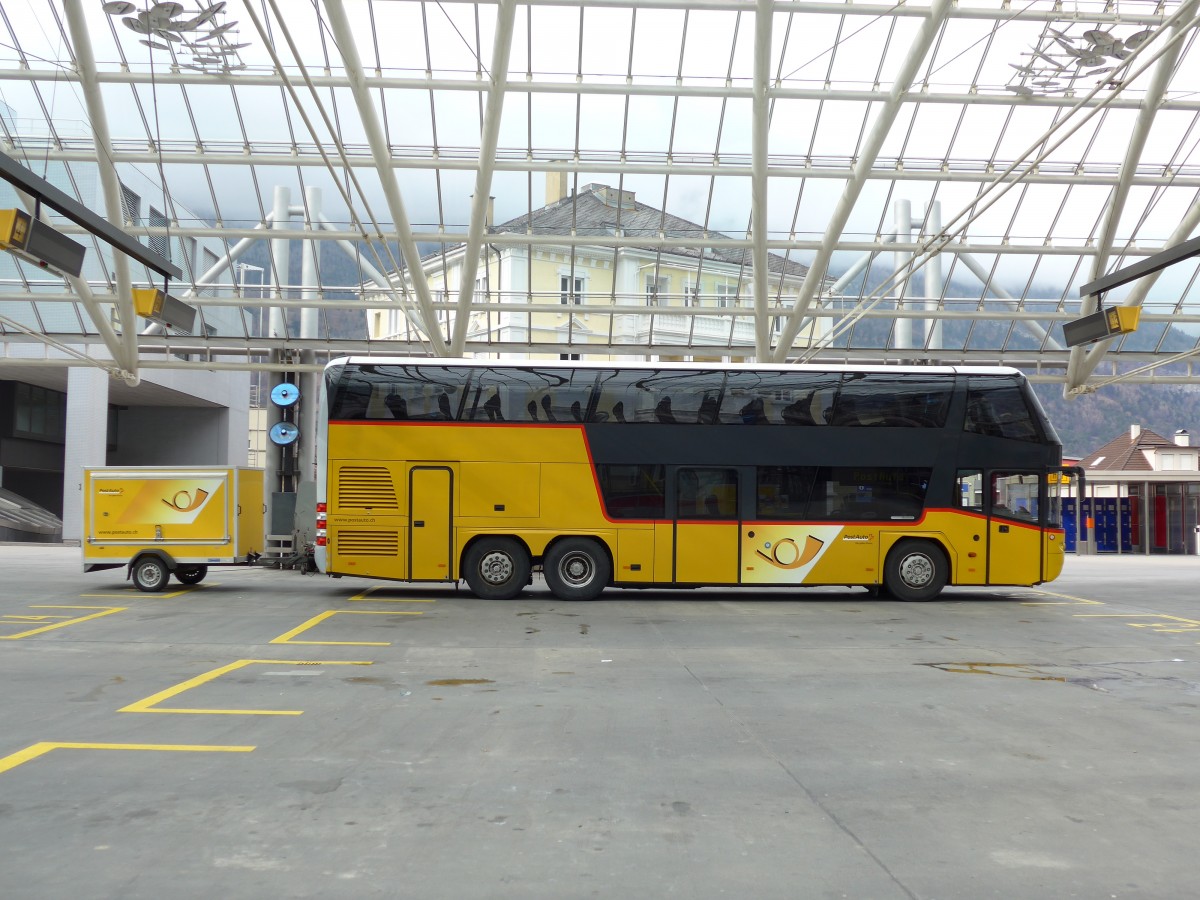 (149'114) - PostAuto Graubnden - GR 162'999 - Neoplan am 1. Mrz 2014 in Chur, Postautostation