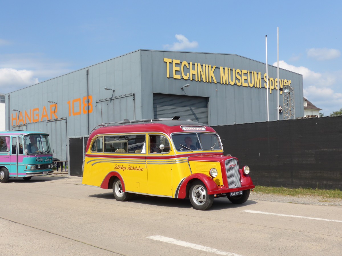 (150'462) - Aus Holland: Spierings, Rijkevoort - AM-99-32 - Opel (ex Gilleleje, DK-Selskabsbus) am 26. April 2014 in Speyer, Technik-Museum