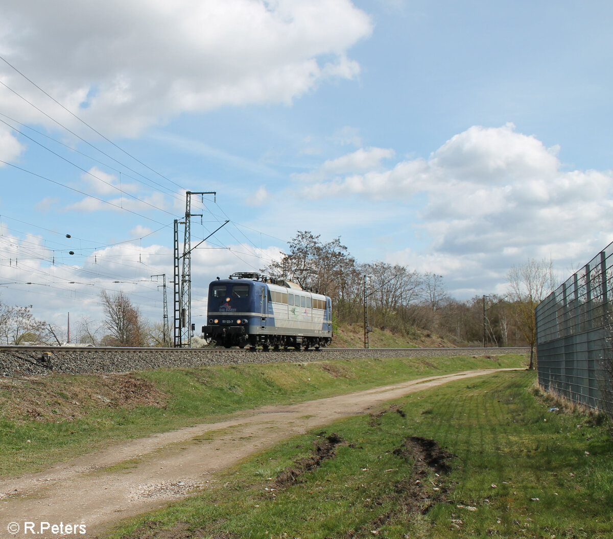 151 123-7 Lz in der Treuchtlinger Kurve in Nürnberg Hohe Marter. 25.03.24