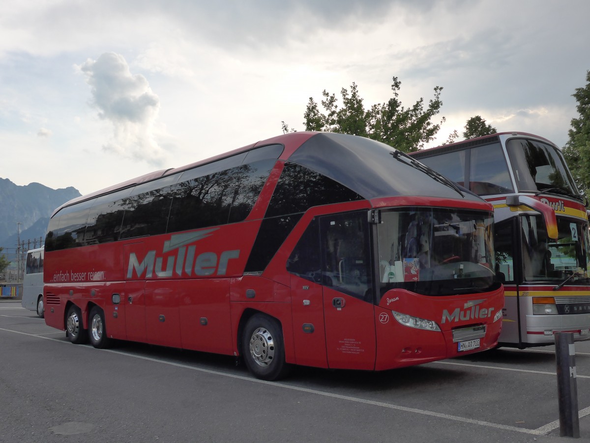 (151'599) - Aus Deutschland: Mller, Massenbachhausen - Nr. 27/HN-AR 700 - Neoplan am 19. Juni 2014 in Thun, Seestrasse