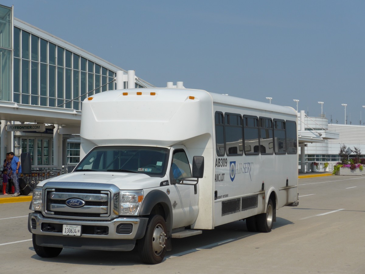 (153'335) - Air Serv, Atlanta - Nr. AB309/130'634 H - Ford am 20. Juli 2014 in Chicago, Airport O'Hare