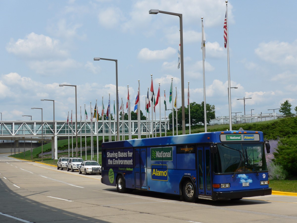 (153'391) - National-Alamo, Chicago - Nr. 9/6102 N - Gillig am 20. Juli 2014 in Chicago, Airport O'Hare