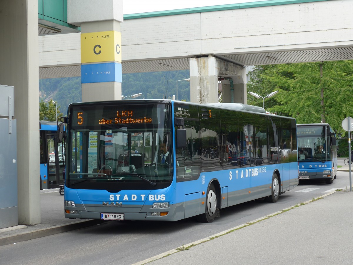 (154'236) - Stadtbus, Bregenz - B 448 EX - MAN am 20. August 2014 beim Bahnhof Bregenz