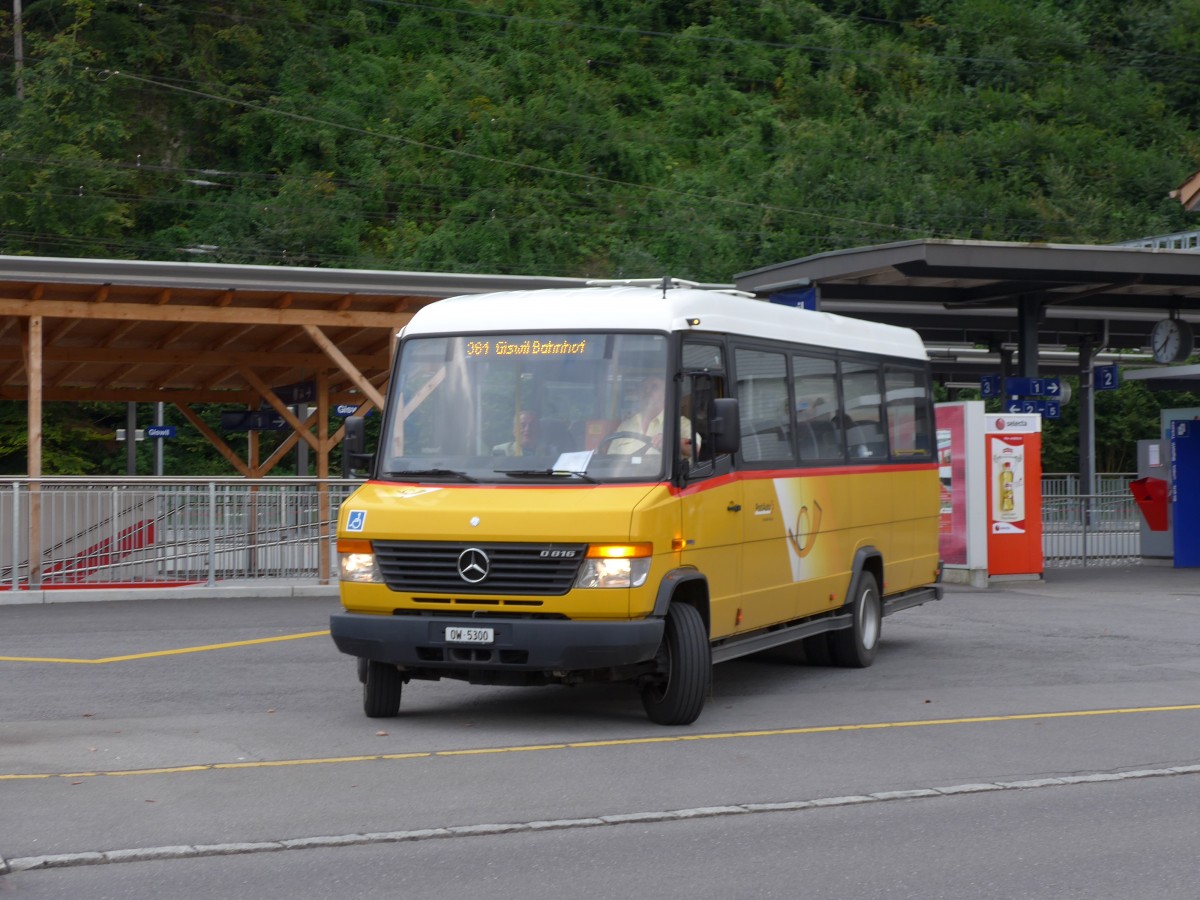 (154'665) - HW Kleinbus, Giswil - OW 5300 - Mercedes am 30. August 2014 beim Bahnhof Giswil