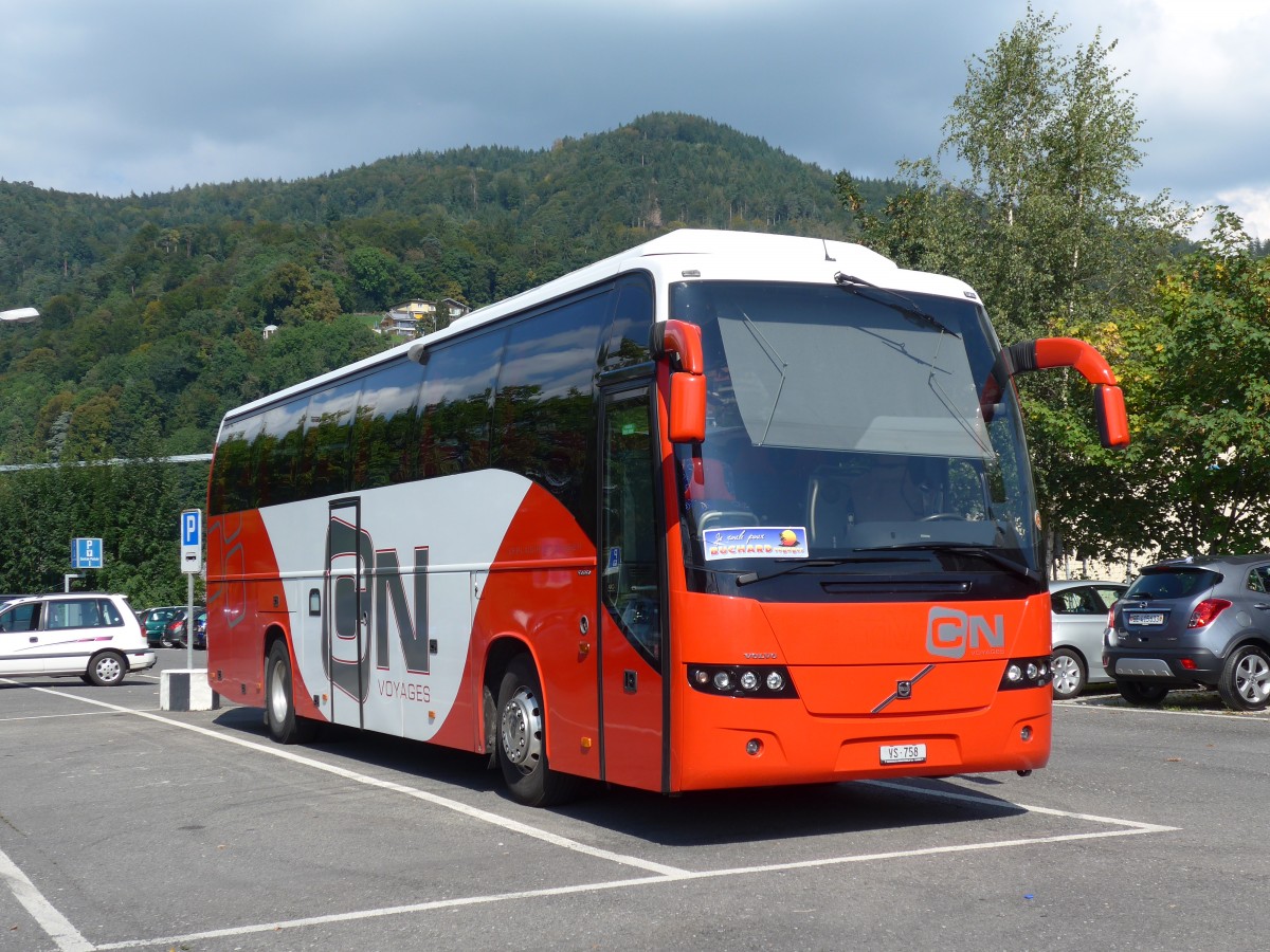 (154'901) - CN Voyages, Conthey - VS 758 - Volvo am 6. September 2014 in Thun, Seestrasse