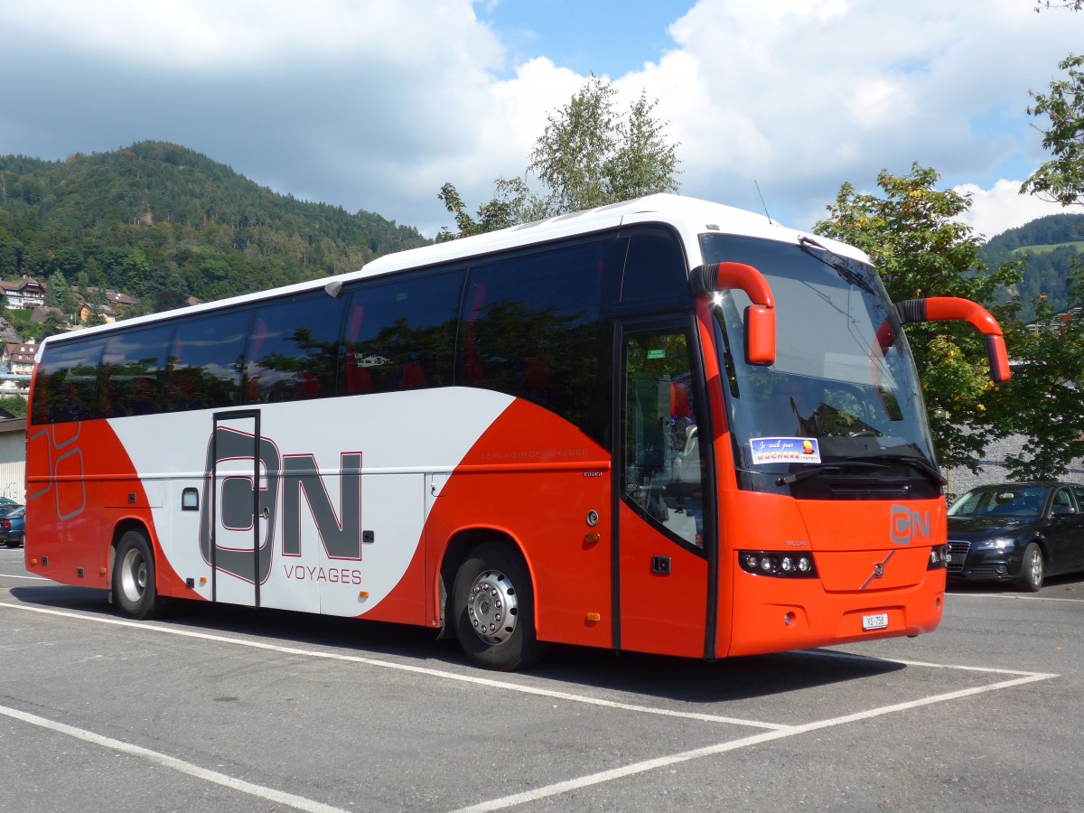 (154'902) - CN Voyages, Conthey - VS 758 - Volvo am 6. September 2014 in Thun, Seestrasse