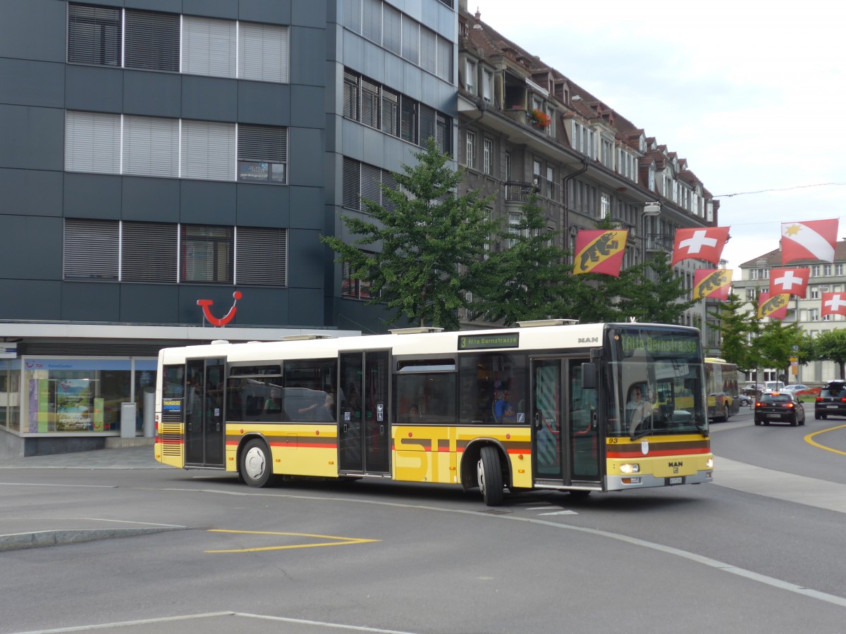 (155'313) - STI Thun - Nr. 93/BE 572'093 - MAN am 20. September 2014 beim Bahnhof Thun