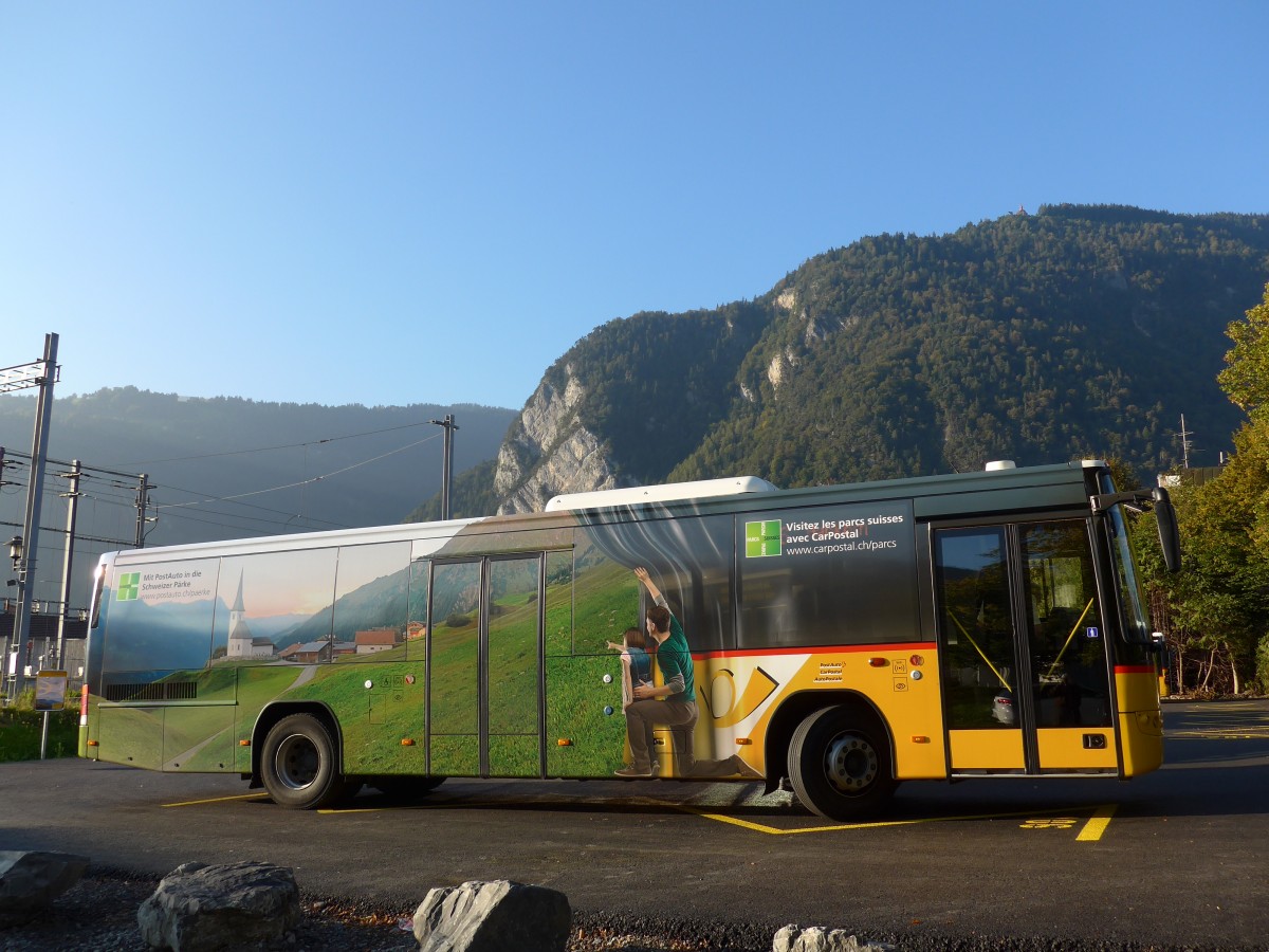 (155'357) - CarPostal Ouest - VD 124'774 - Volvo am 23. September 2014 beim Bahnhof Interlaken West