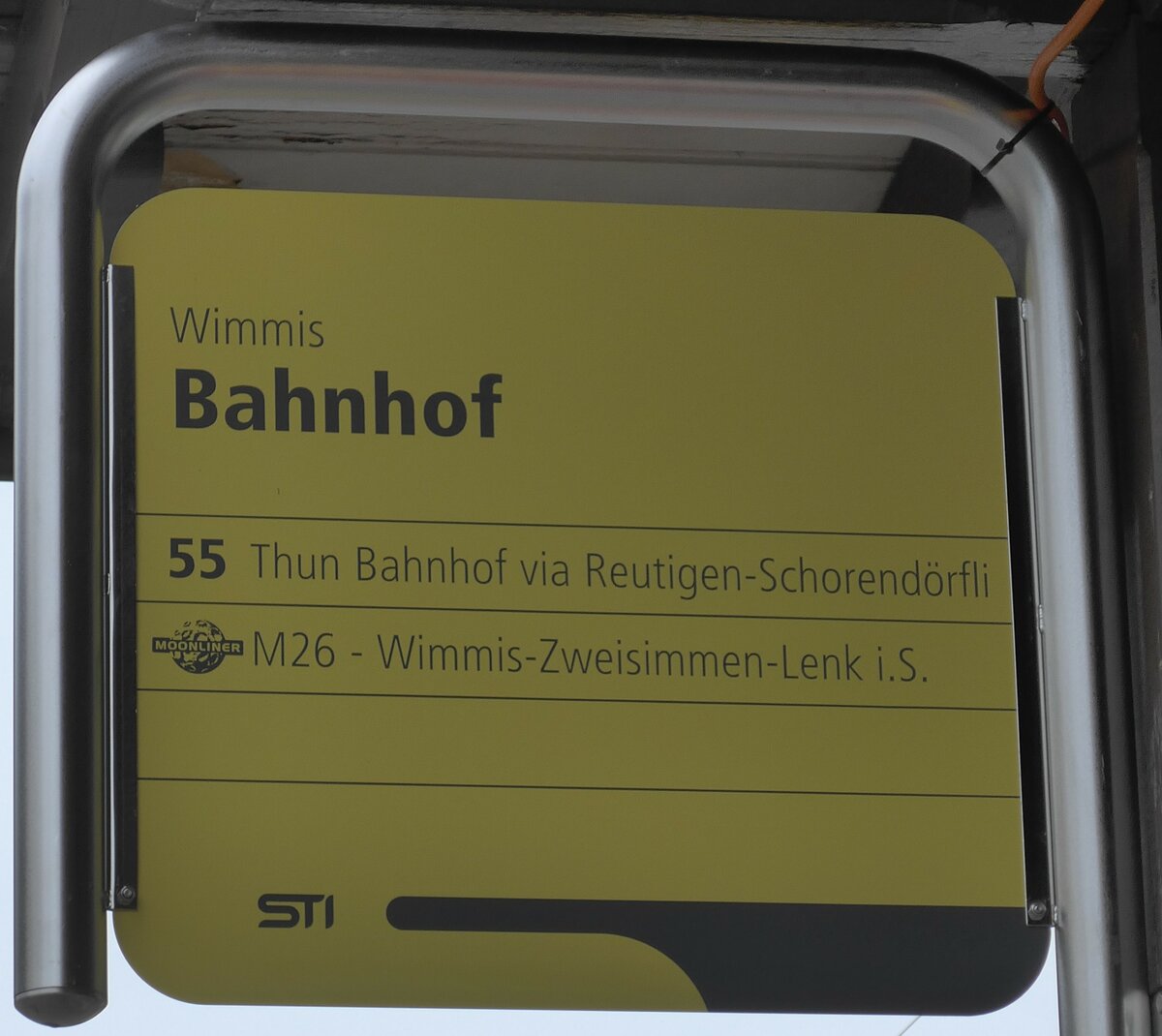(155'727) - STI-Haltestellenschild - Wimmis, Bahnhof - am 13. Oktober 2014