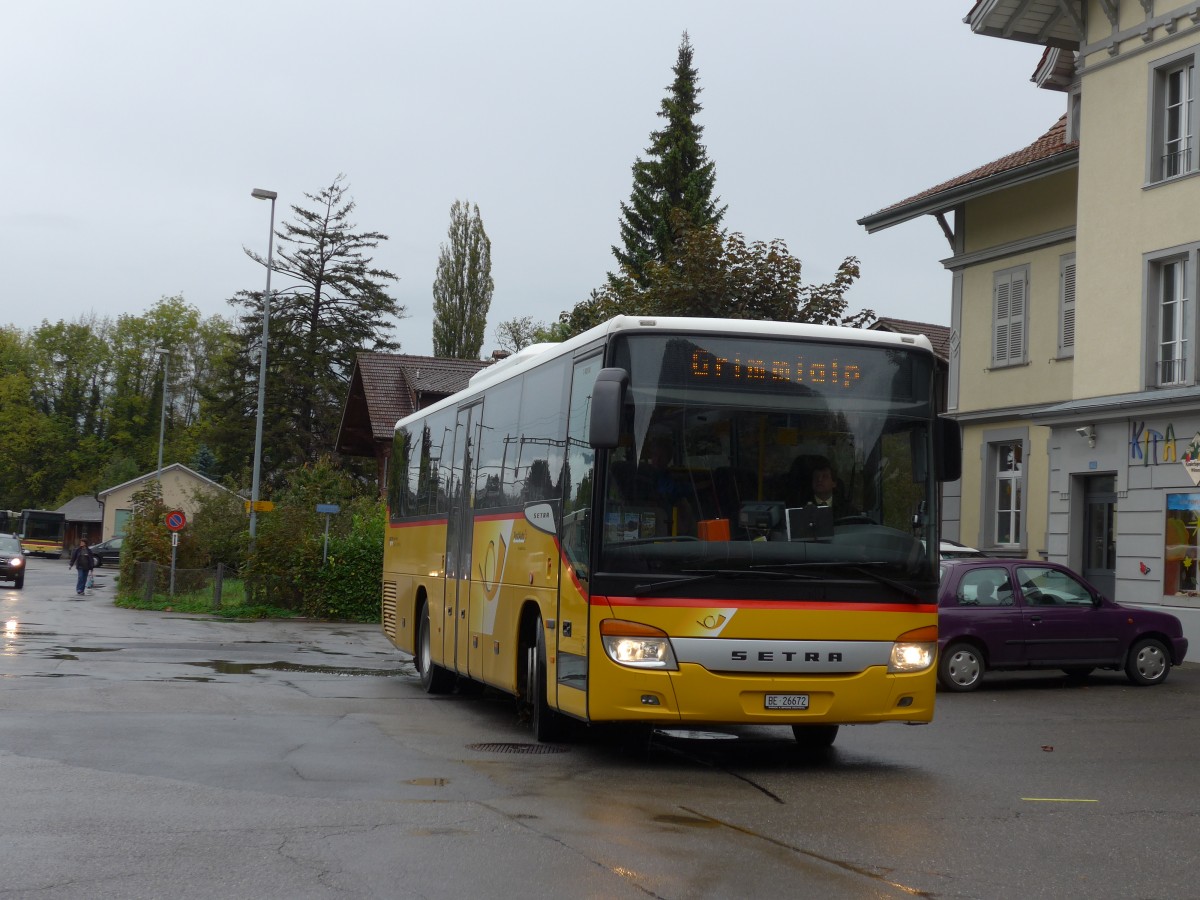 (155'730) - Spring, Schwenden - BE 26'672 - Setra am 13. Oktober 2014 beim Bahnhof Wimmis