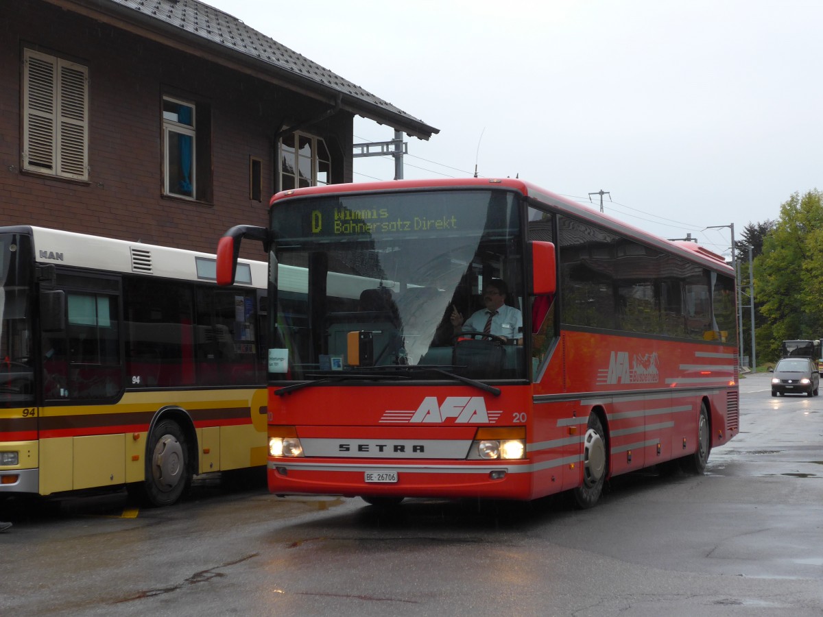 (155'734) - AFA Adelboden - Nr. 20/BE 26'706 - Setra (ex Nr. 6) am 13. Oktober 2014 beim Bahnhof Wimmis