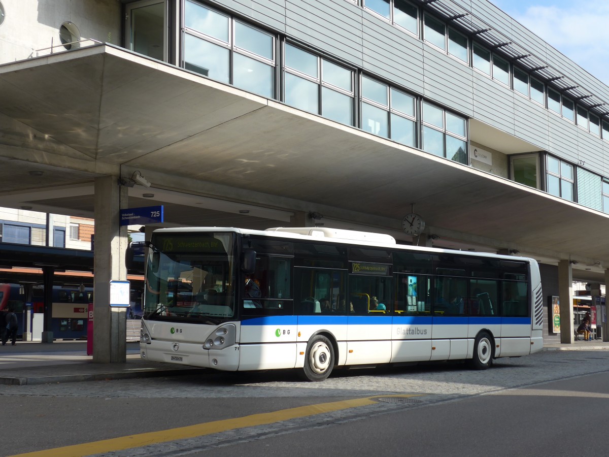 (156'250) - Ryffel, Uster - Nr. 71/ZH 720'178 - Irisbus am 28. Oktober 2014 beim Bahnhof Uster